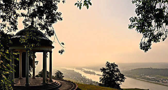lo bach thu khung 3